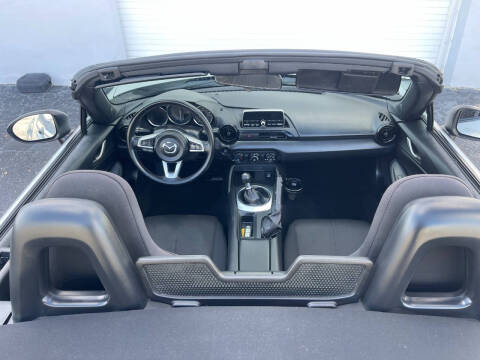 2016 Mazda MX-5 Miata Sport