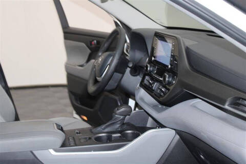 2022 Toyota Highlander L