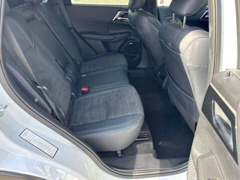 2025 Mitsubishi Outlander SE