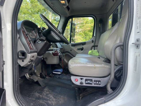 2022 Freightliner M2 106