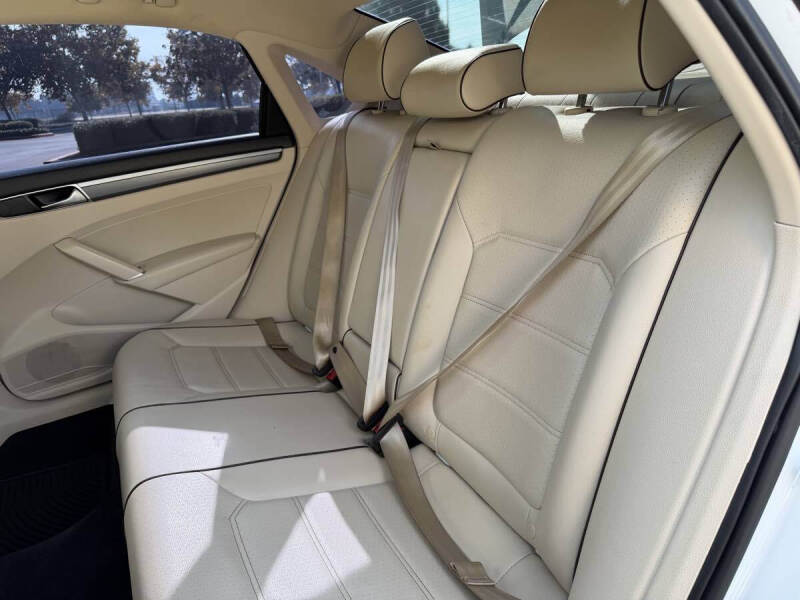 2018 Volkswagen Passat 2.0T R-Line