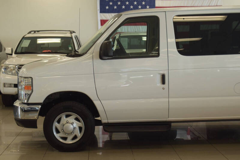 2014 Ford E-Series E-350 SD XLT