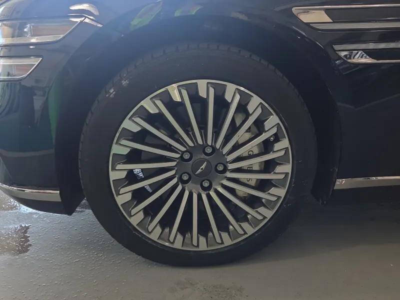 2024 Genesis Electrified G80 Advanced