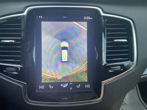 2016 Volvo XC90 T6 Momentum