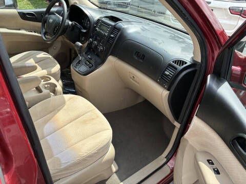2008 Hyundai Entourage GLS