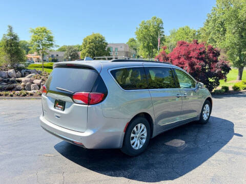 2017 Chrysler Pacifica Touring-L