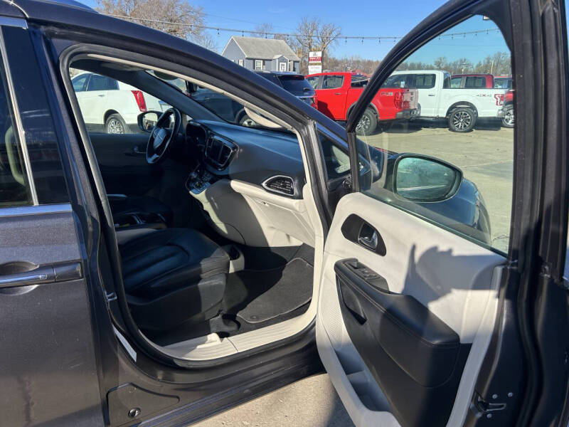 2020 Chrysler Pacifica Touring L