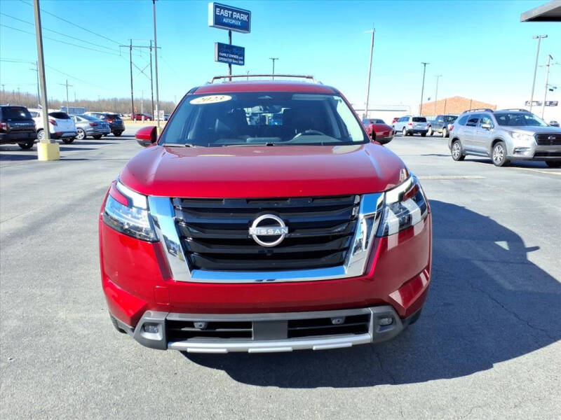 2023 Nissan Pathfinder SL