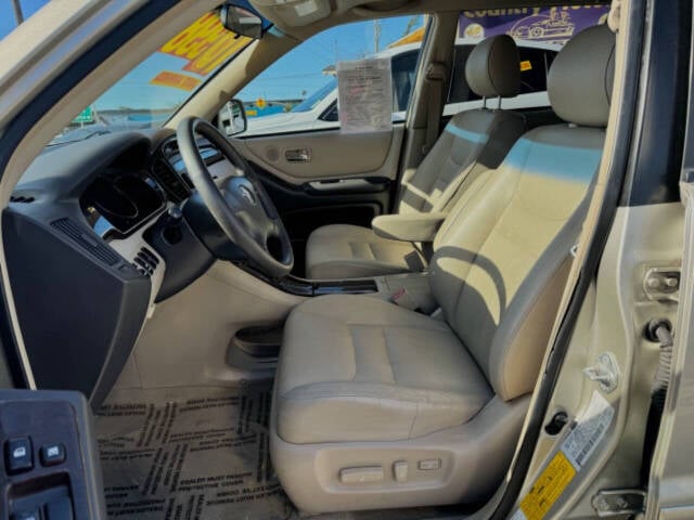 2003 Toyota Highlander for sale at Country Motors in Salinas, CA