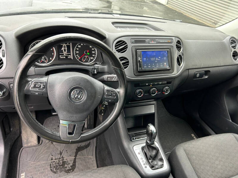 2013 Volkswagen Tiguan S photo 16