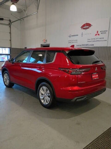 2025 Mitsubishi Outlander ES