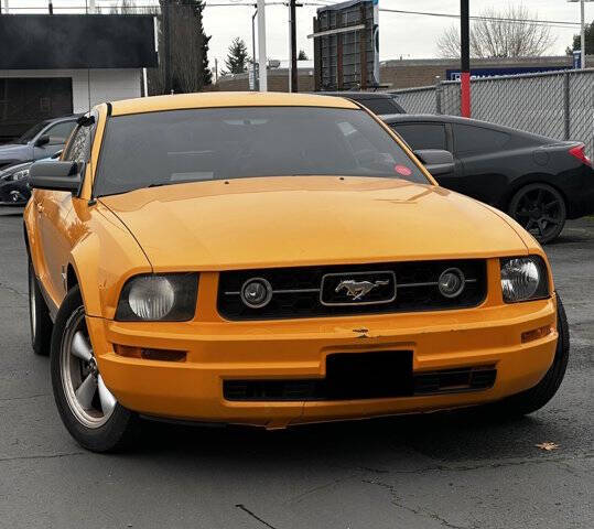 2007 Ford Mustang V6 Deluxe