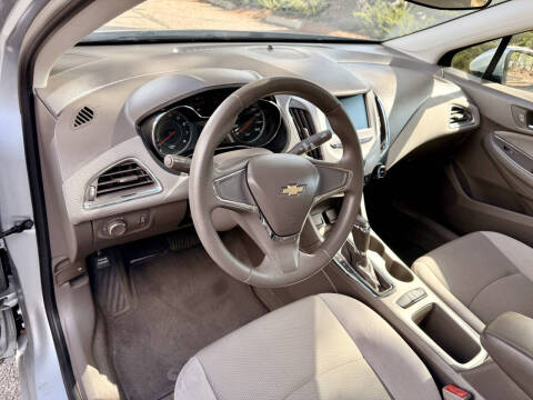 2017 Chevrolet Cruze LS Auto