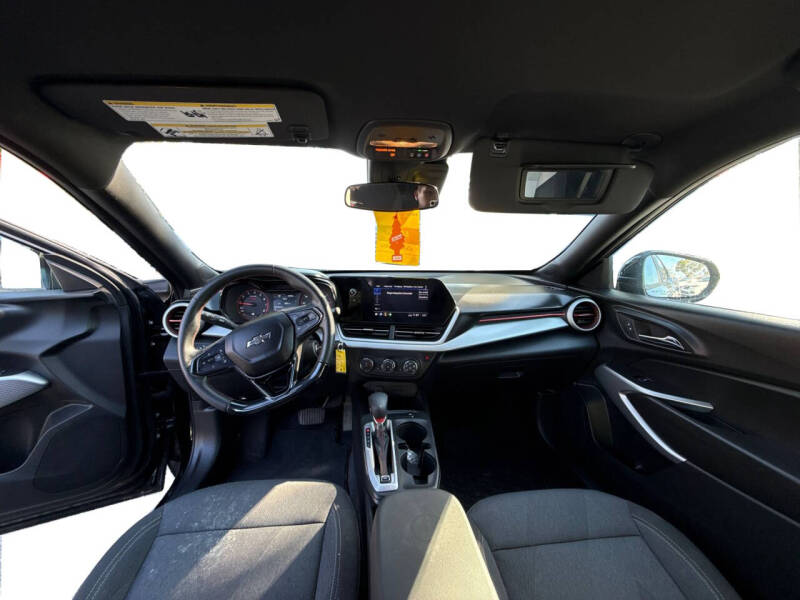 2025 Chevrolet Trax RS