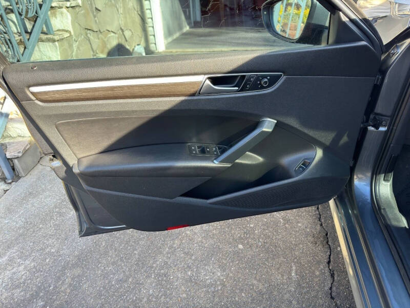 2016 Volkswagen Passat 1.8T SE