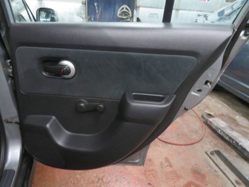 2010 Nissan Versa 1.8 S