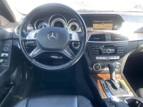 2012 Mercedes-Benz C-Class C 300 Luxury 4MATIC