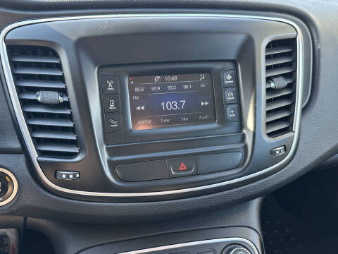 2016 Chrysler 200 Limited