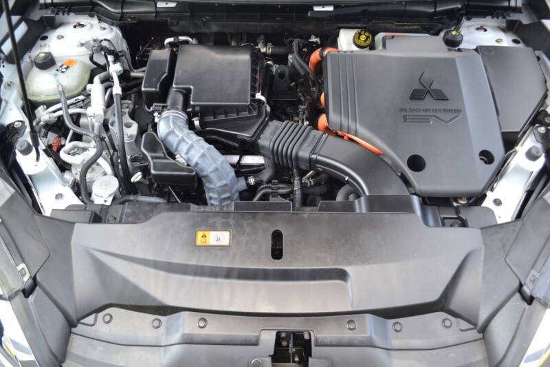 2023 Mitsubishi Outlander PHEV SE