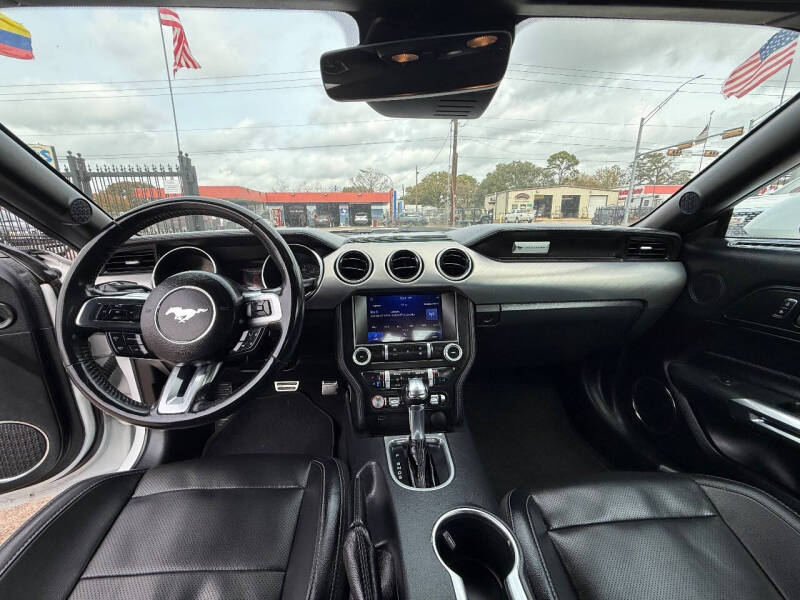 2022 Ford Mustang EcoBoost Premium