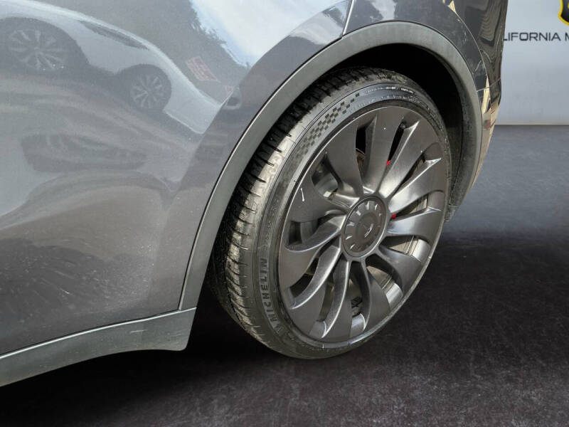 2023 Tesla Model Y Performance