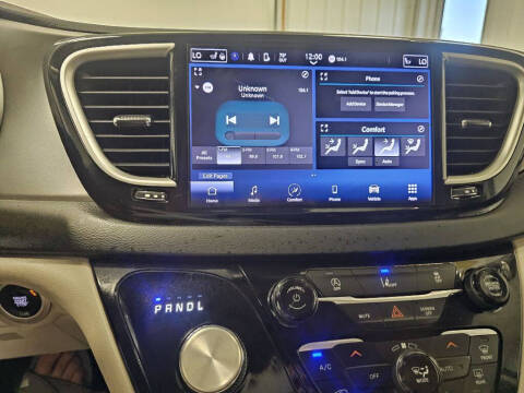 2022 Chrysler Pacifica Touring L