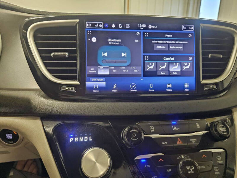 2022 Chrysler Pacifica Touring L