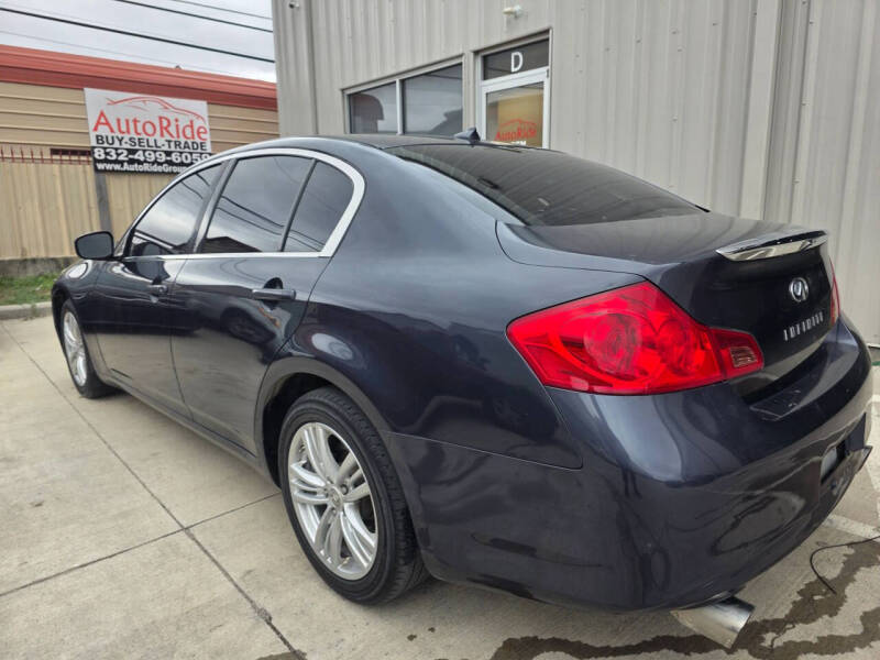 2011 Infiniti G25 Sedan Journey