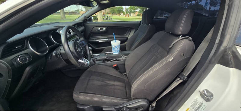 2021 Ford Mustang EcoBoost