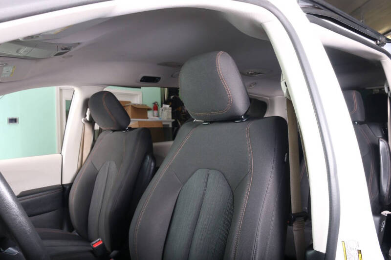 2017 Chrysler Pacifica LX
