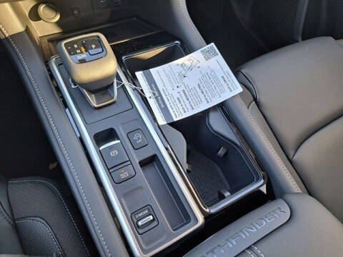 2024 Nissan Pathfinder SL