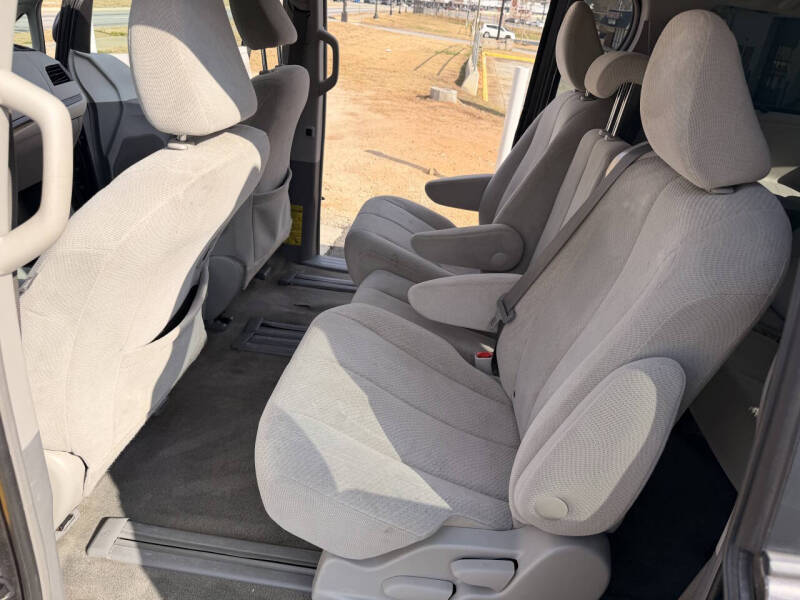 2014 Toyota Sienna LE 8-Passenger