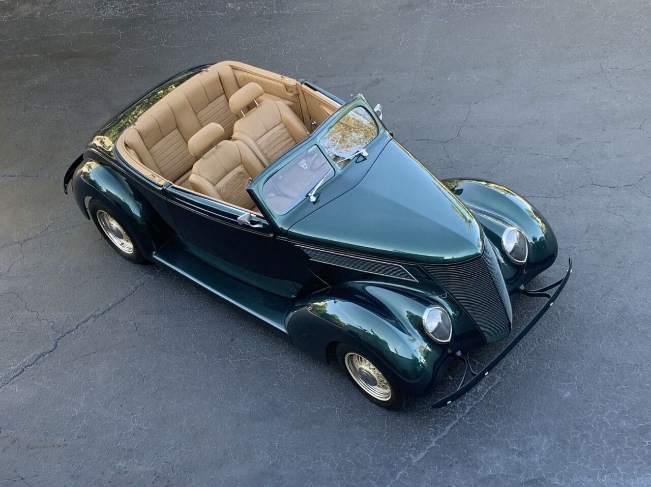 1937 Ford Cabriolet 31