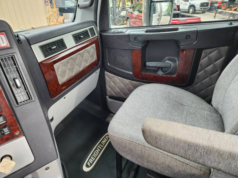 2012 Freightliner CORONADO