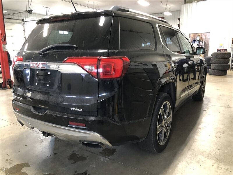 2017 GMC Acadia Denali