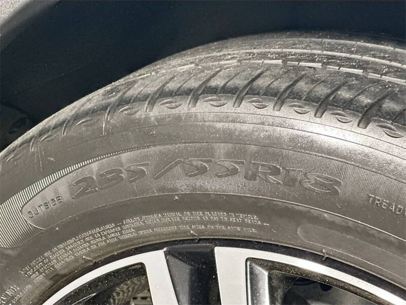 2023 Volvo XC40 B4 Plus Bright Theme