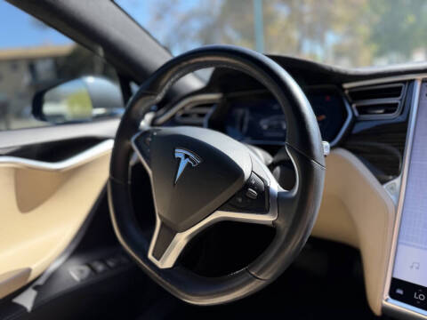 2017 Tesla Model S 90D