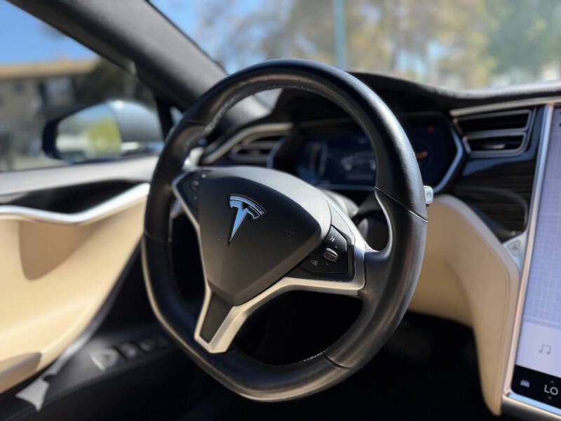 2017 Tesla Model S 90D
