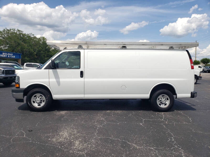 2022 Chevrolet Express 3500