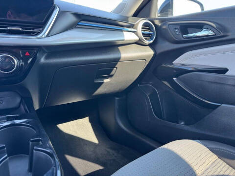 2024 Chevrolet Trax LT