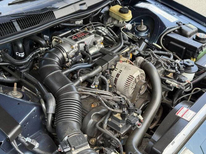 1996 Ford Thunderbird LX