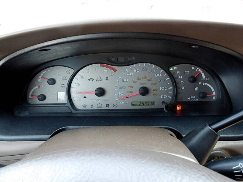 2001 Toyota Sequoia SR5