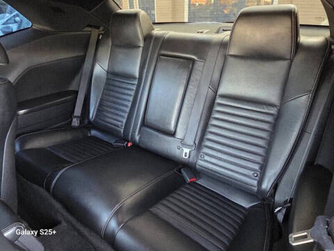 2011 Dodge Challenger SE