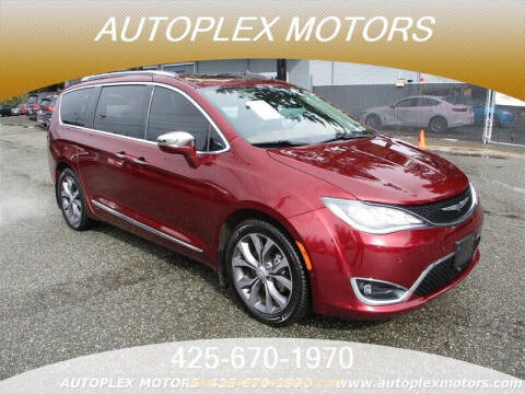 2017 Chrysler Pacifica for sale at Autoplex Motors in Lynnwood WA