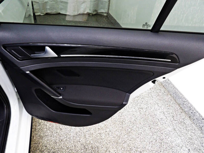 2016 Volkswagen Golf GTI S