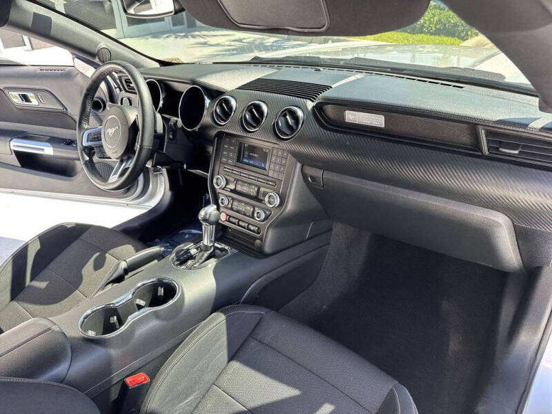 2016 Ford Mustang V6