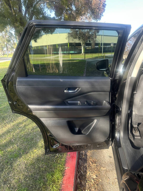 2022 Nissan Pathfinder S