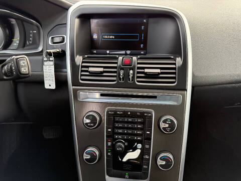 2015 Volvo XC60 T5 Drive-E Premier