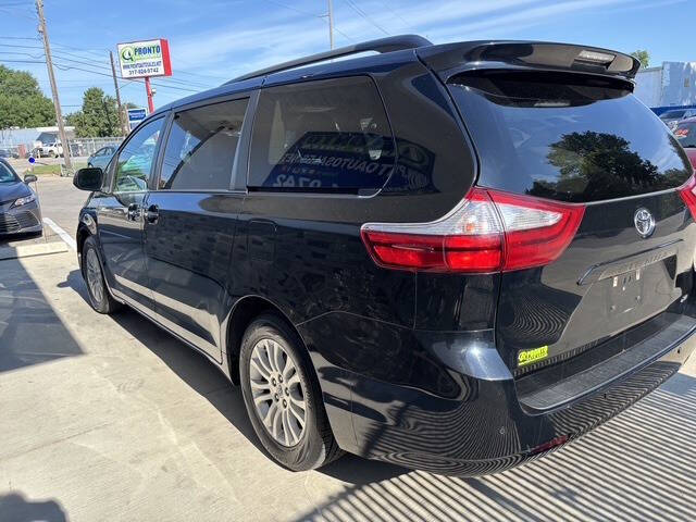 2017 Toyota Sienna