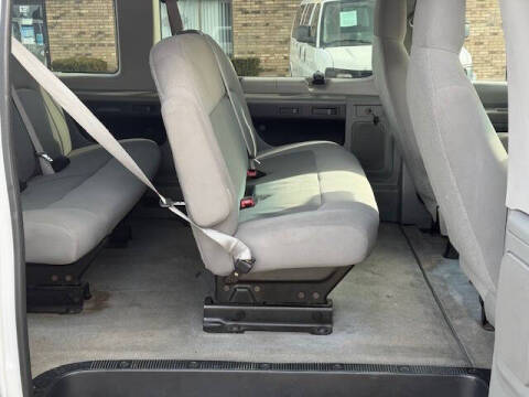 2013 Ford E-Series E-350 SD XLT